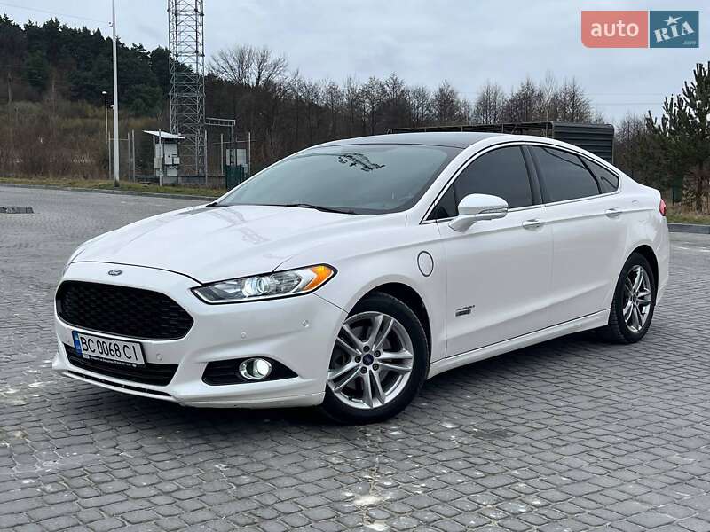 Седан Ford Fusion 2015 в 
