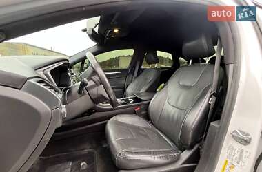 Седан Ford Fusion 2015 в 