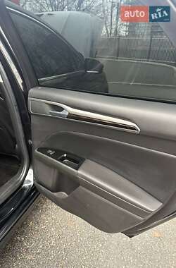 Седан Ford Fusion 2013 в 
