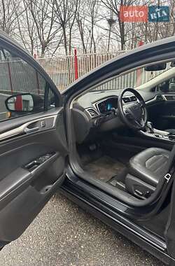 Седан Ford Fusion 2013 в 