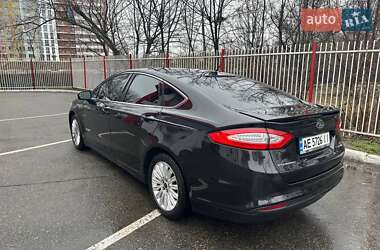 Седан Ford Fusion 2013 в 