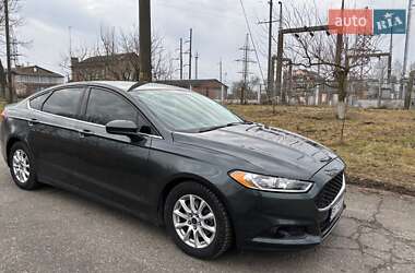 Седан Ford Fusion 2015 в 