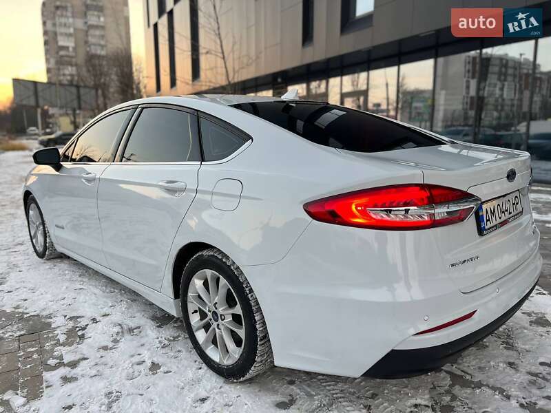 Седан Ford Fusion 2019 в Тернополе