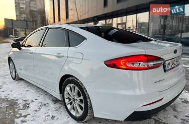 Седан Ford Fusion 2019 в 
