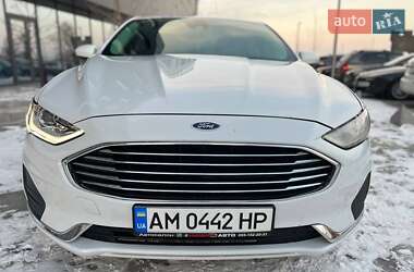 Седан Ford Fusion 2019 в 