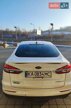 Седан Ford Fusion 2019 в 