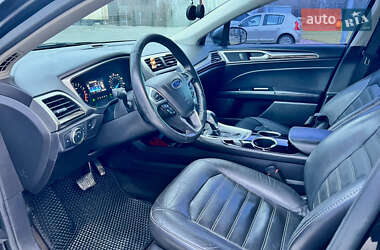 Седан Ford Fusion 2013 в 