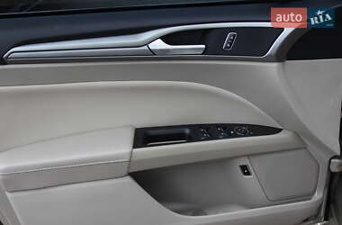 Седан Ford Fusion 2017 в 
