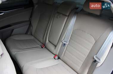 Седан Ford Fusion 2017 в 