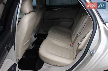 Седан Ford Fusion 2017 в 