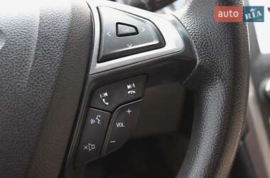 Седан Ford Fusion 2017 в 