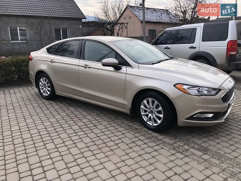 Седан Ford Fusion 2018 в Хусте