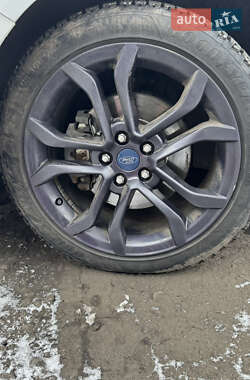 Седан Ford Fusion 2016 в 