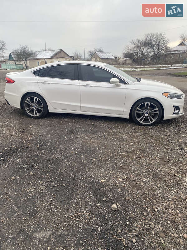 Седан Ford Fusion 2019 в Кривом Роге
