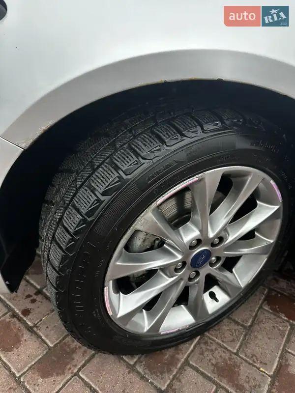Седан Ford Fusion 2017 в 