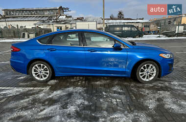 Седан Ford Fusion 2019 в 