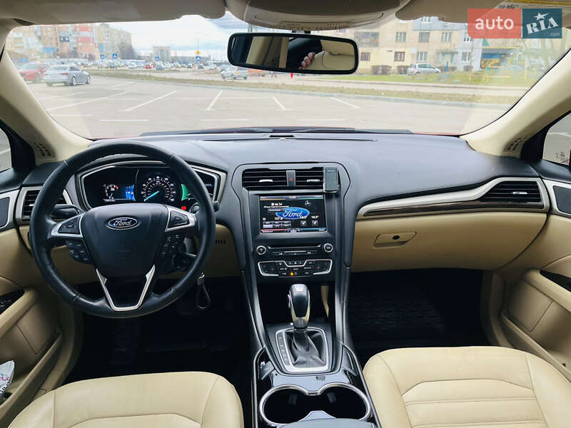 Седан Ford Fusion 2015 в Кропивницком