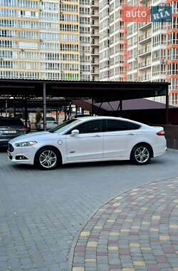 Седан Ford Fusion 2015 в 