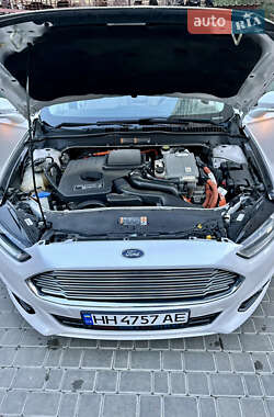 Седан Ford Fusion 2015 в 