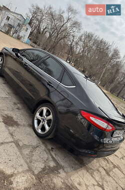 Седан Ford Fusion 2013 в 