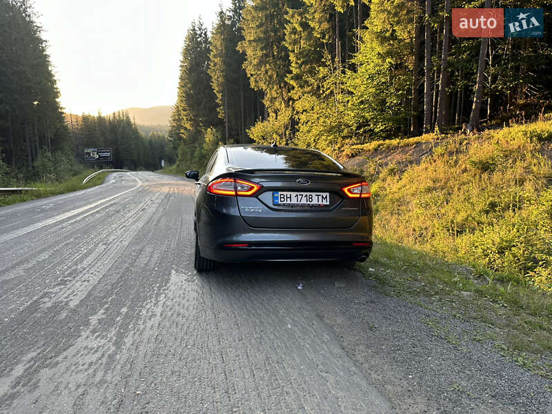 Седан Ford Fusion 2015 в Одесі