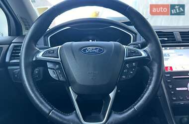 Седан Ford Fusion 2019 в 