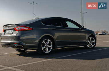 Седан Ford Fusion 2016 в Львове
