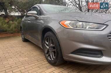 Седан Ford Fusion 2013 в 