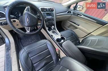 Седан Ford Fusion 2013 в 