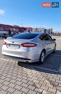 Седан Ford Fusion 2015 в 