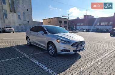 Седан Ford Fusion 2015 в 
