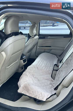 Седан Ford Fusion 2014 в 