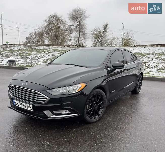 Седан Ford Fusion 2017 в 