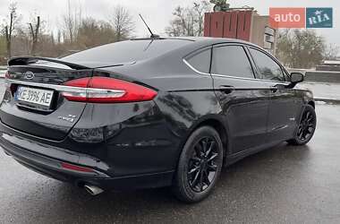 Седан Ford Fusion 2017 в 