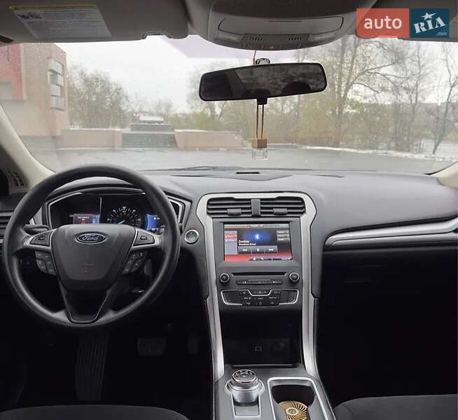 Седан Ford Fusion 2017 в Львове