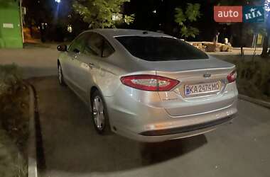 Седан Ford Fusion 2016 в 