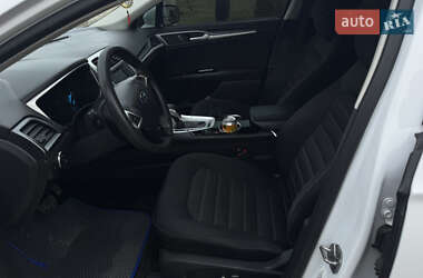 Седан Ford Fusion 2014 в 