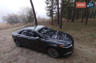 Седан Ford Fusion 2016 в 