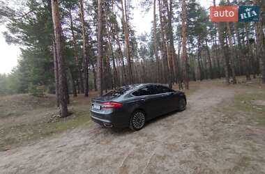 Седан Ford Fusion 2016 в 