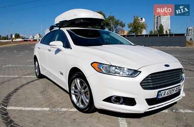 Седан Ford Fusion 2015 в 