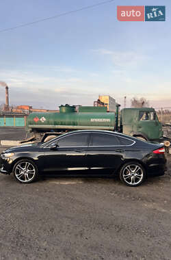Седан Ford Fusion 2013 в 