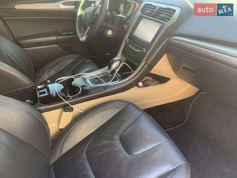 Седан Ford Fusion 2014 в Львове