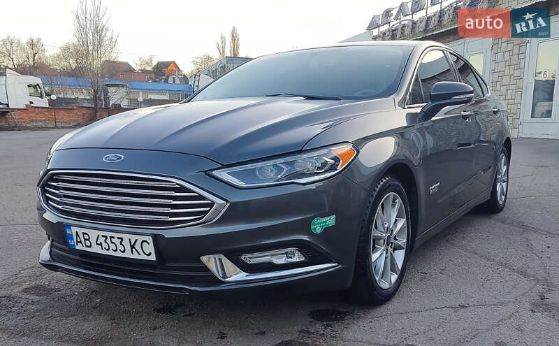 Седан Ford Fusion 2017 в 