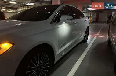 Седан Ford Fusion 2014 в 