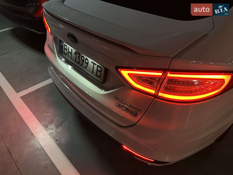 Седан Ford Fusion 2014 в Одесі