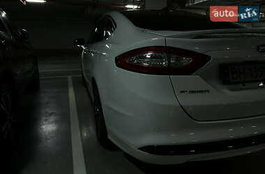 Седан Ford Fusion 2014 в 
