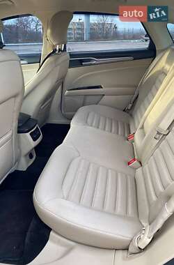 Седан Ford Fusion 2015 в 