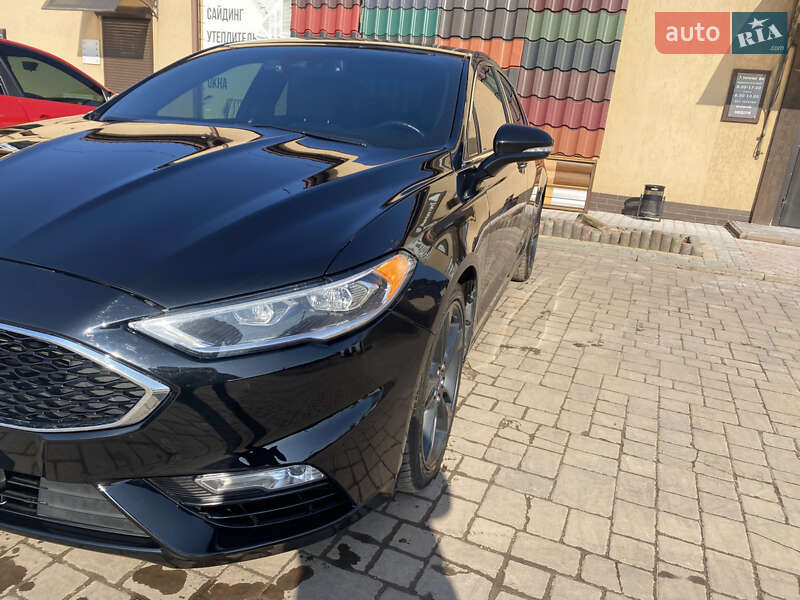 Седан Ford Fusion 2017 в 