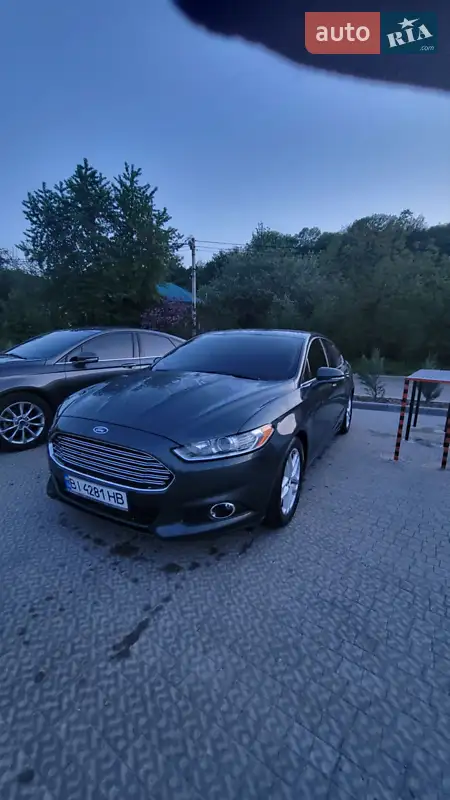 Седан Ford Fusion 2015 в 