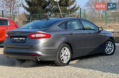 Седан Ford Fusion 2013 в Стрию